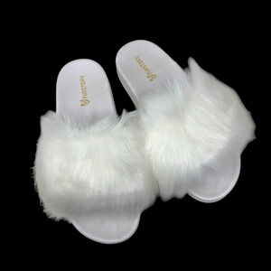 FurStory Women's Sz 11-12 Wide Width White Furry Fluffy Slide EVA Sandals